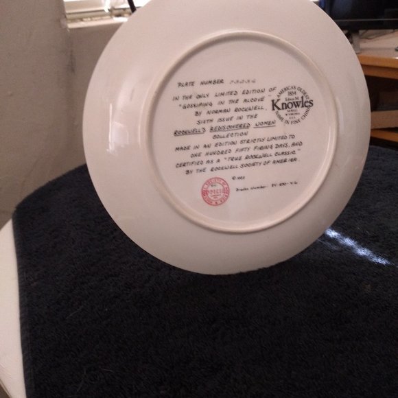 Norman rockwell collectable plate vintage Rediscovered women - Picture 2 of 2